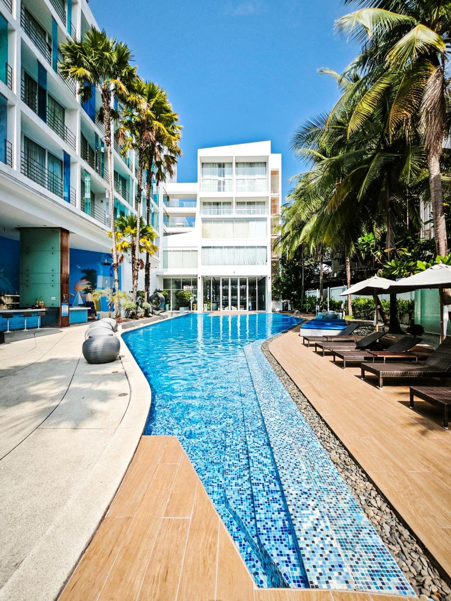 Hotel Baraquda Heeton Pattaya By Compass Hospitality Exterior photo