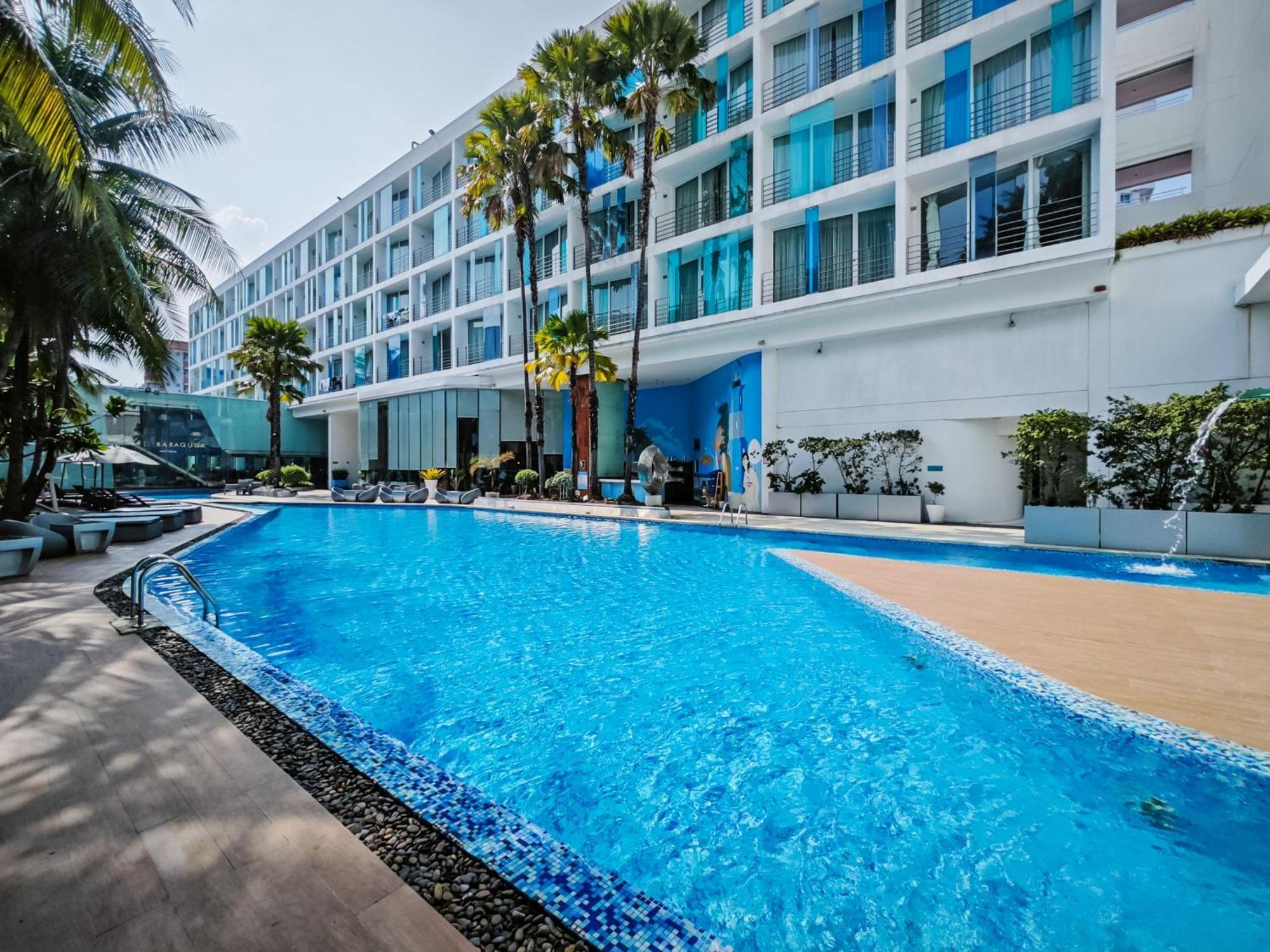 Hotel Baraquda Heeton Pattaya By Compass Hospitality Exterior photo